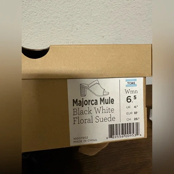 TOMS Black and White Floral Mules - Picture 4 of 4